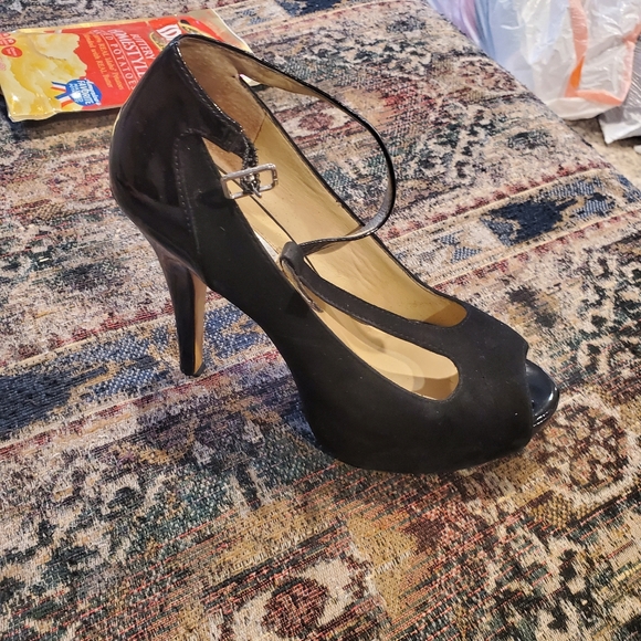 INC heels - Picture 1 of 1